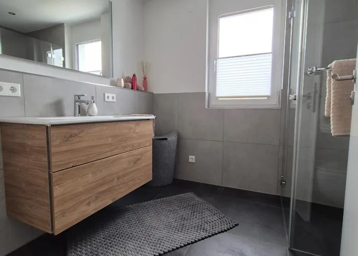 Bodensee Base - Modern, Ruhig, Zentral, Gratis Tiefgarage, Herzliche Gastgeber