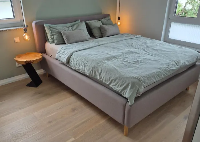 Bodensee Base - Modern, Ruhig, Zentral, Gratis Tiefgarage, Herzliche Gastgeber * Rielasingen-Worblingen